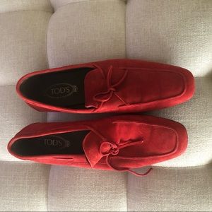 Tod’s red driver
